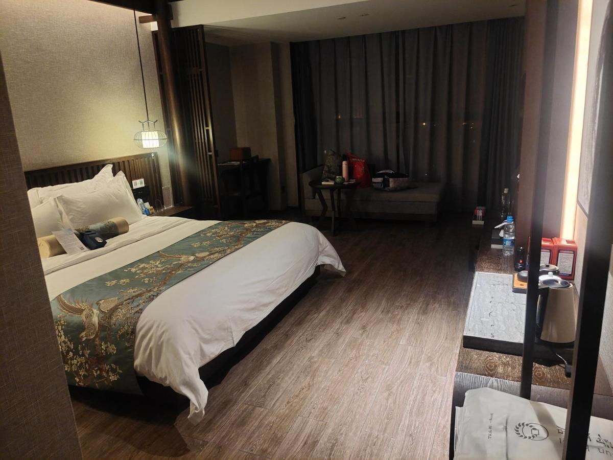 Marbella Express Hotel Manila Exterior foto